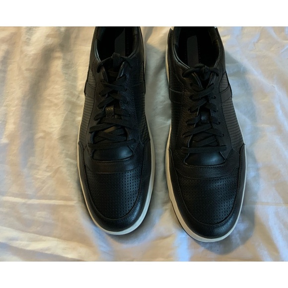 Vince Mason sneakers in great condition size 12 black leather - Picture 1 of 5